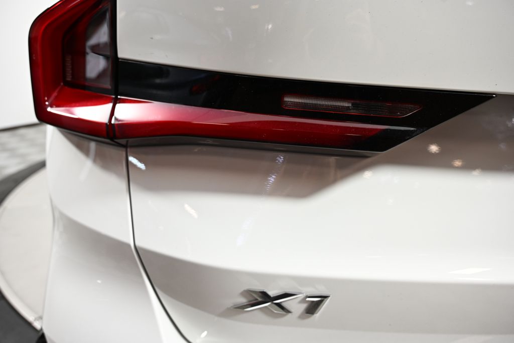 Thumbnail: 2025 BMW X1 - 11