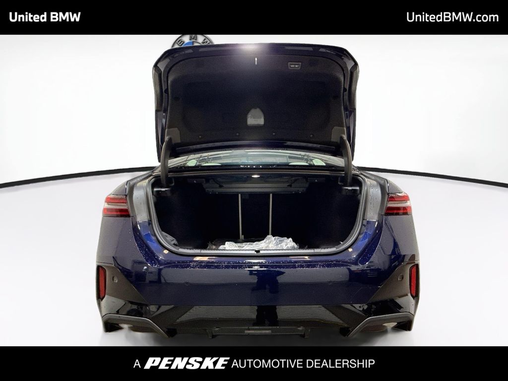 Thumbnail: 2027 BMW 5 Series - 13