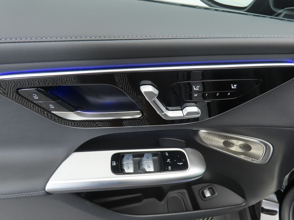 Thumbnail: 2026 Mercedes-Benz GLC - 23