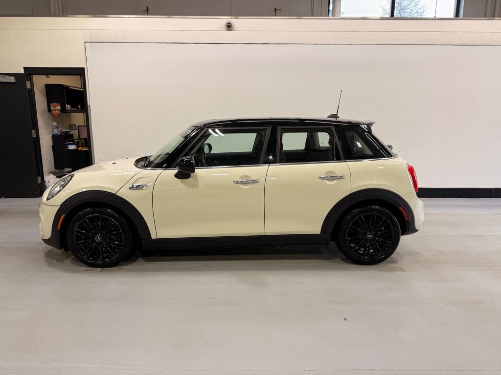 Thumbnail: 2017 MINI Cooper - 2