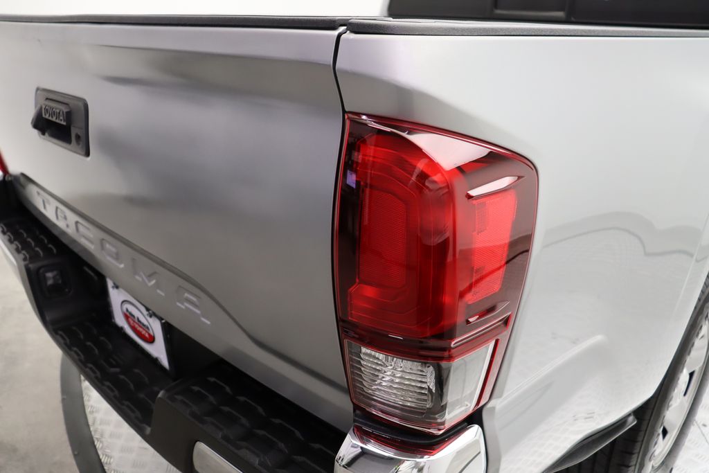 Thumbnail: 2019 Toyota Tacoma - 9