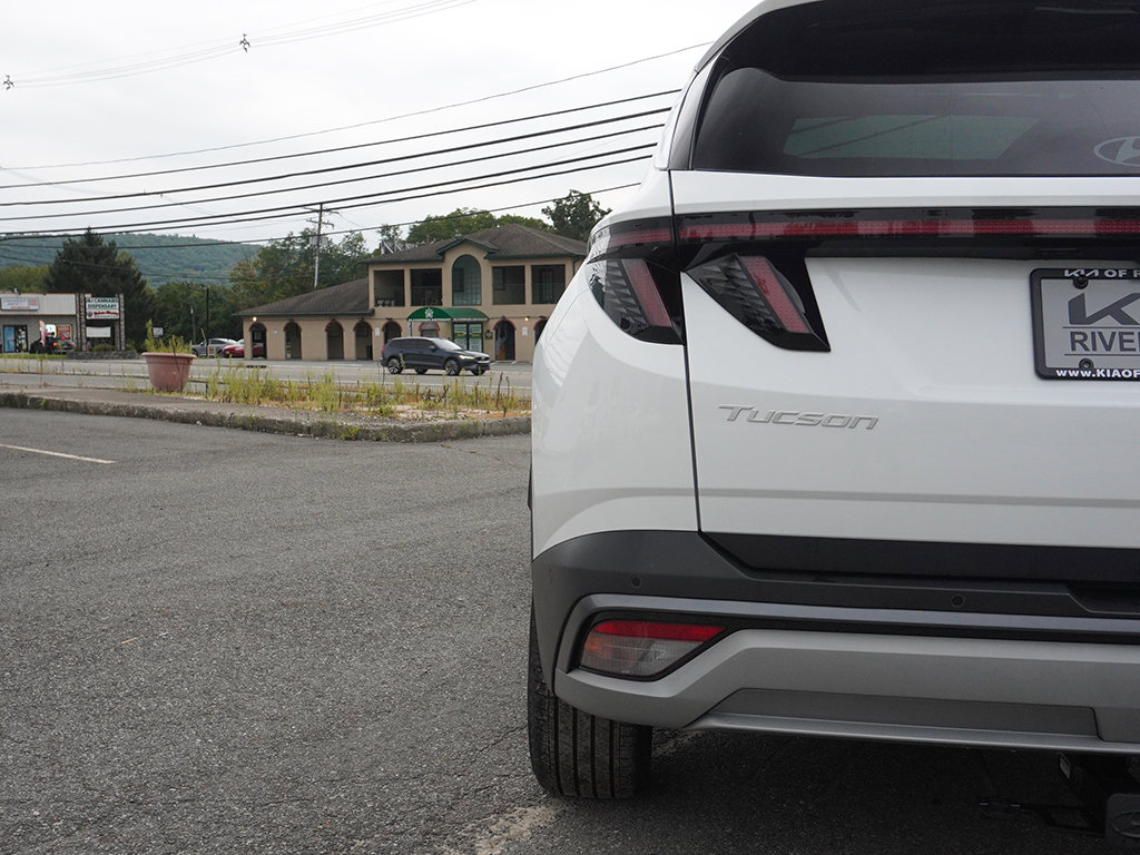 Used 2025 White Hyundai Limited image 19