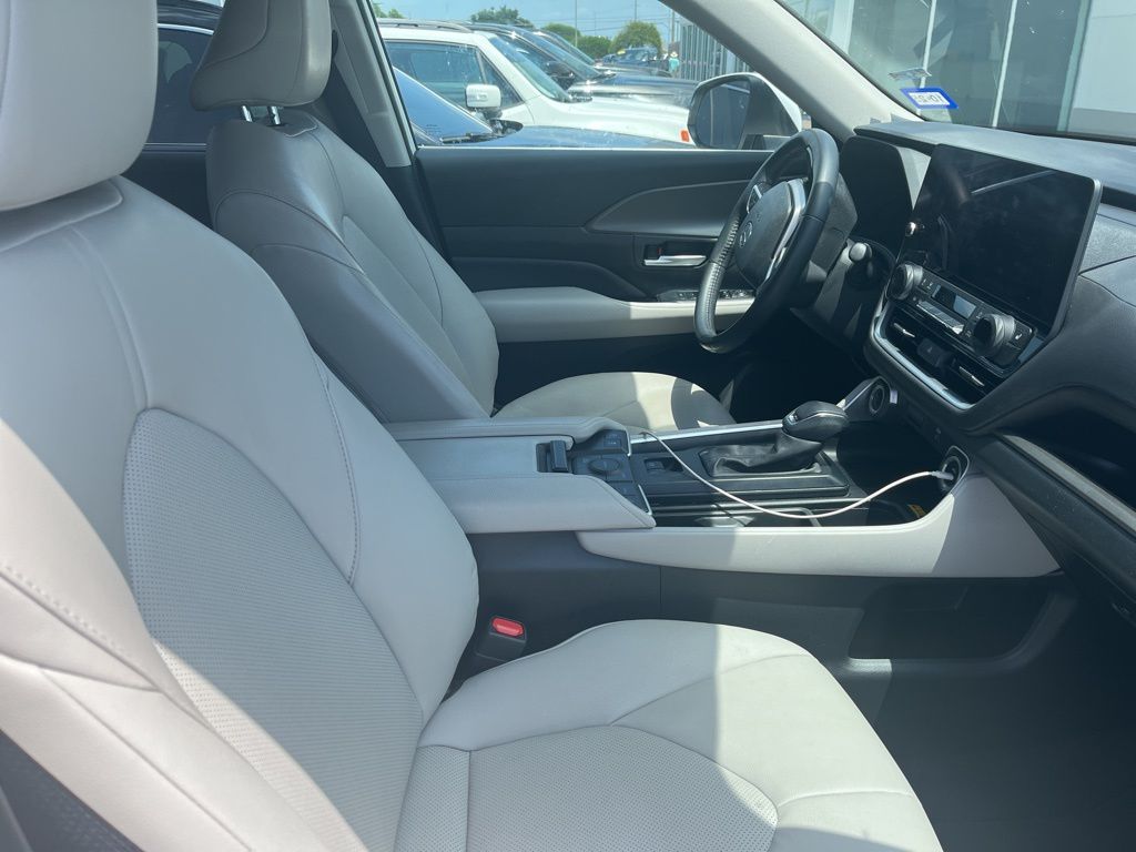 2024 Toyota Grand Highlander XLE 4