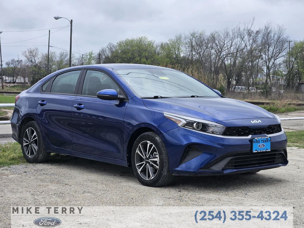 2024 Kia Forte LXS FWD