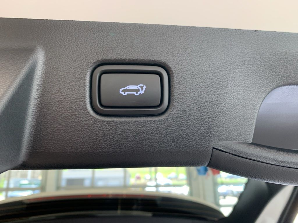 New 2026 White Hyundai SEL Premium image 15