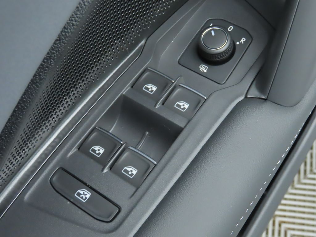 Thumbnail: 2026 Volkswagen Tiguan - 23