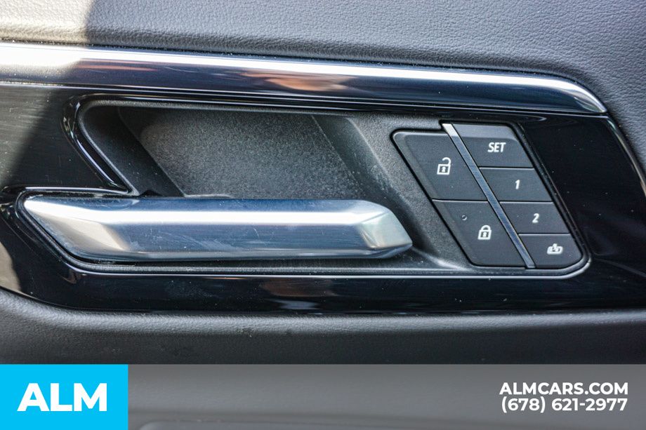 Used 2025 Black Chevrolet Z71 image 50