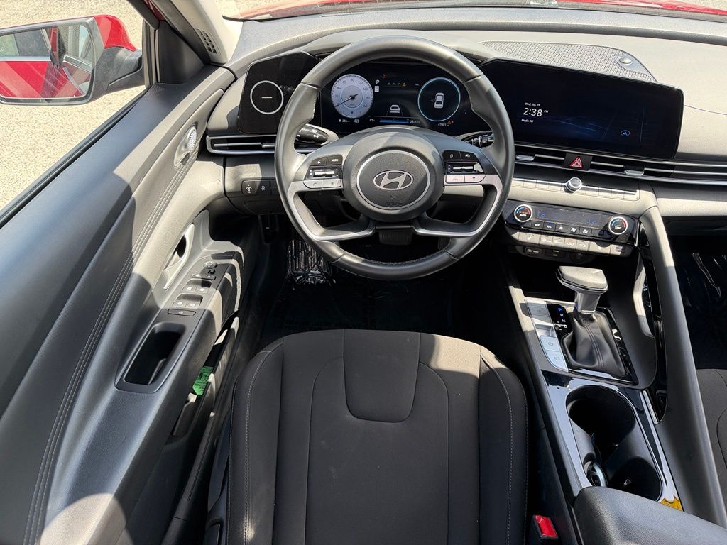 Used 2025 Hyundai Elantra Sedan
