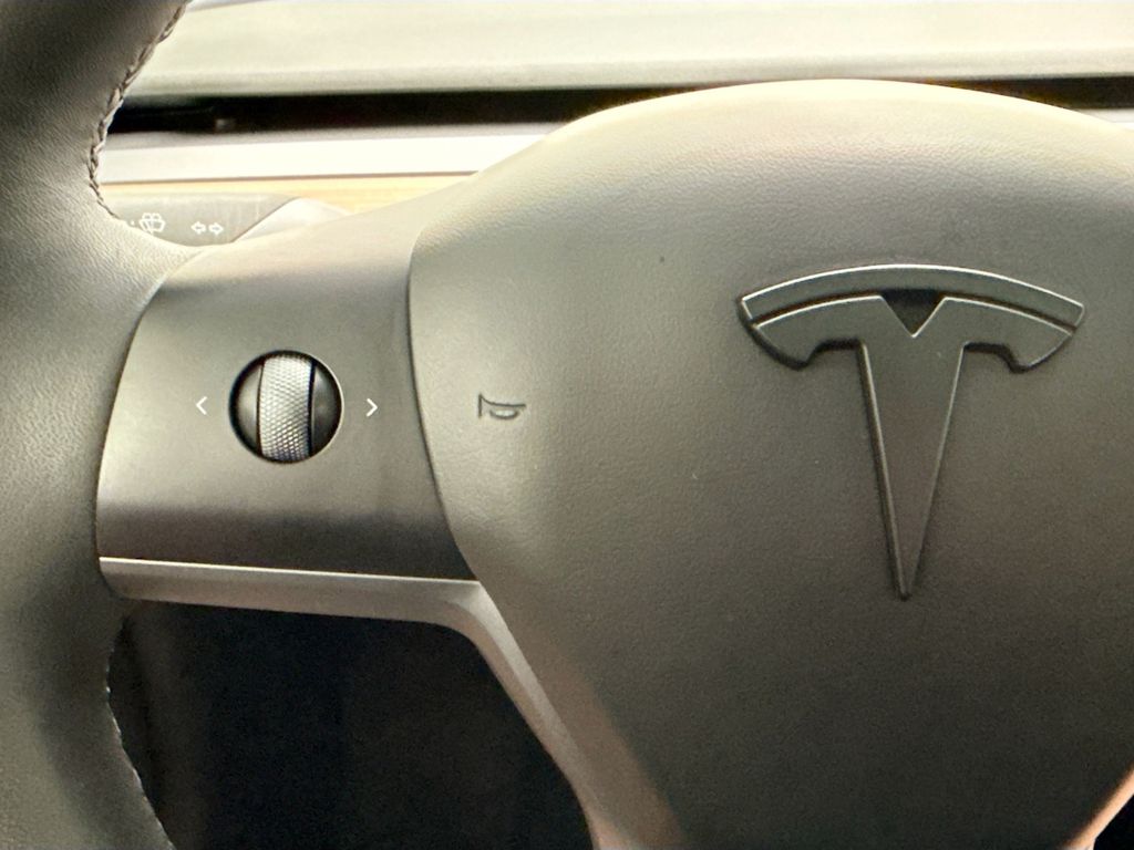 Thumbnail: 2023 Tesla Model 3 - 11