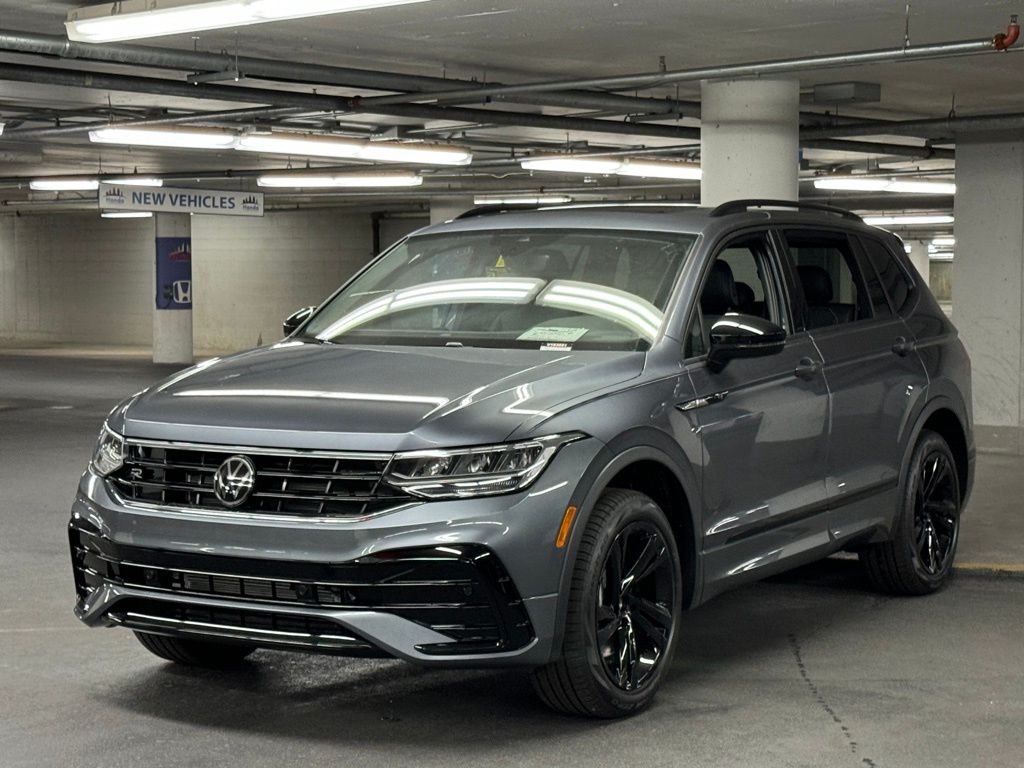 2024 Volkswagen Tiguan 2.0T SE R-Line Black 3