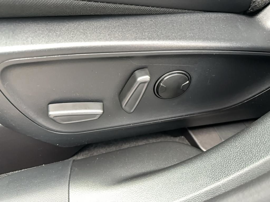 2025 Ford Escape Plug-In Hybrid Base - 11