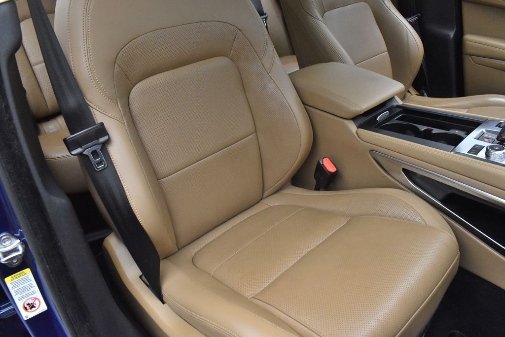 Thumbnail: 2021 Jaguar F-Pace - 24