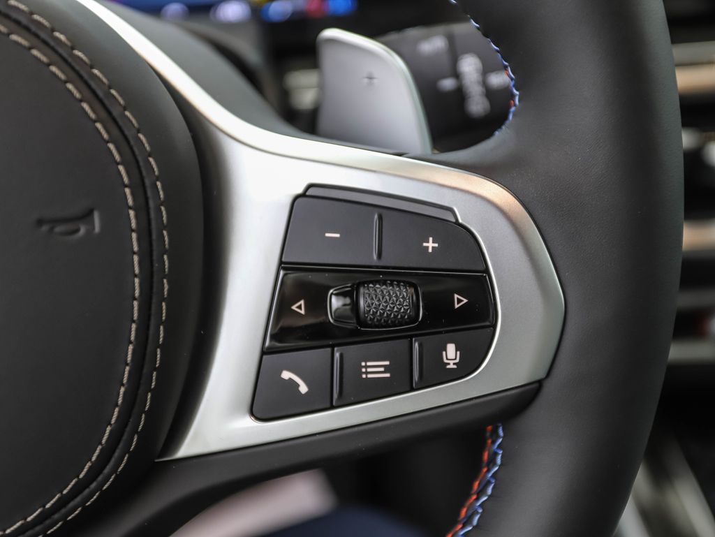 Thumbnail: 2026 BMW X7 - 14