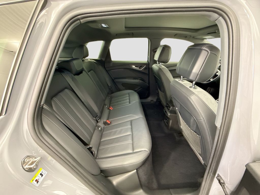 Thumbnail: 2023 Audi Q4 e-tron - 21