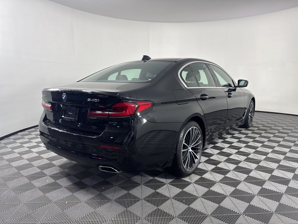Thumbnail: 2023 BMW 5 Series - 5