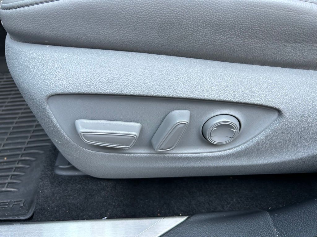 2024 Toyota Highlander Platinum 17