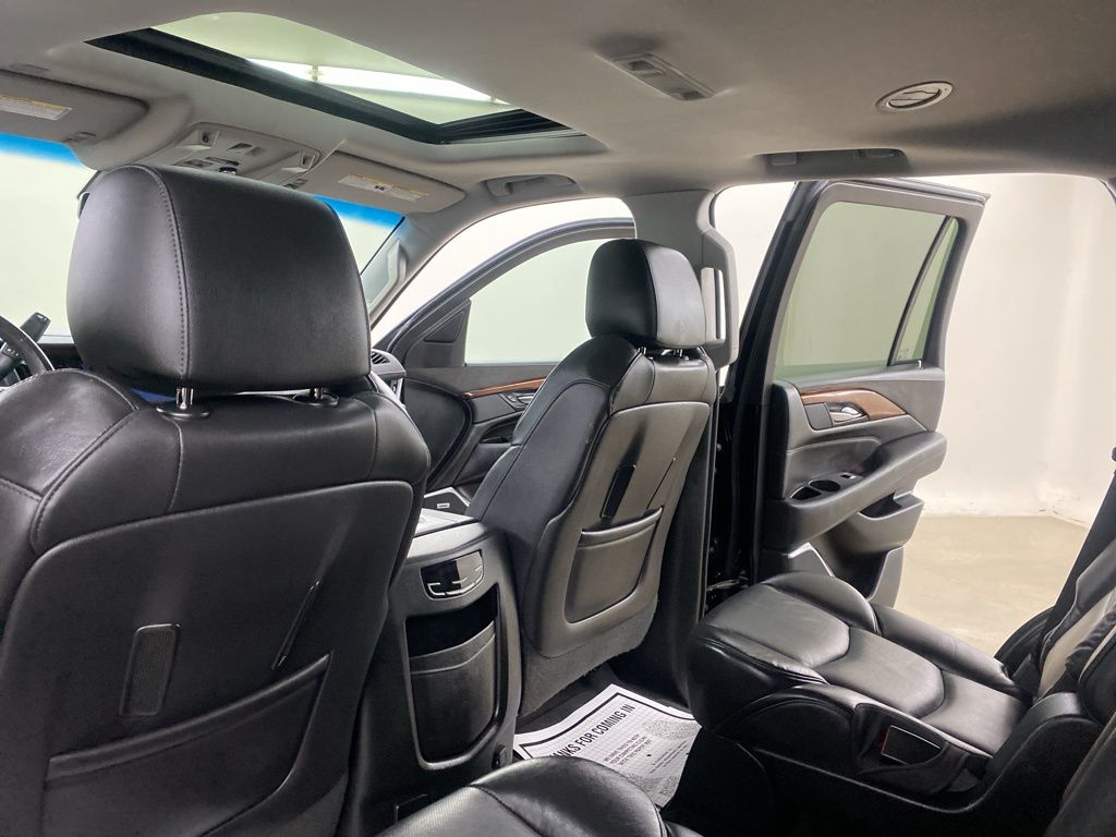 2020 Cadillac Escalade Luxury photo
