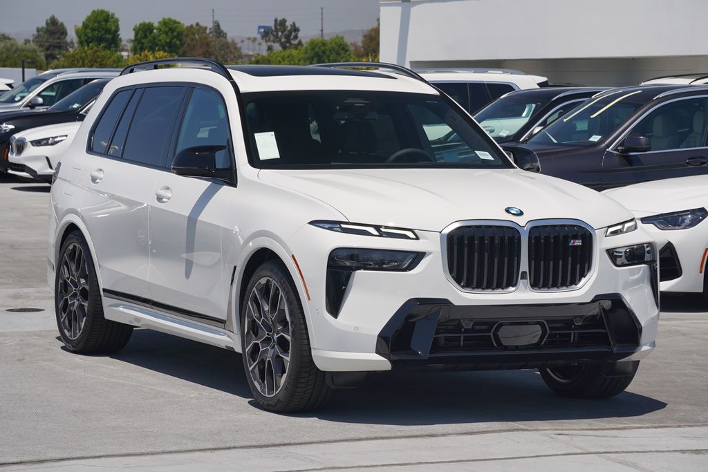 2025 BMW X7 M60i 3