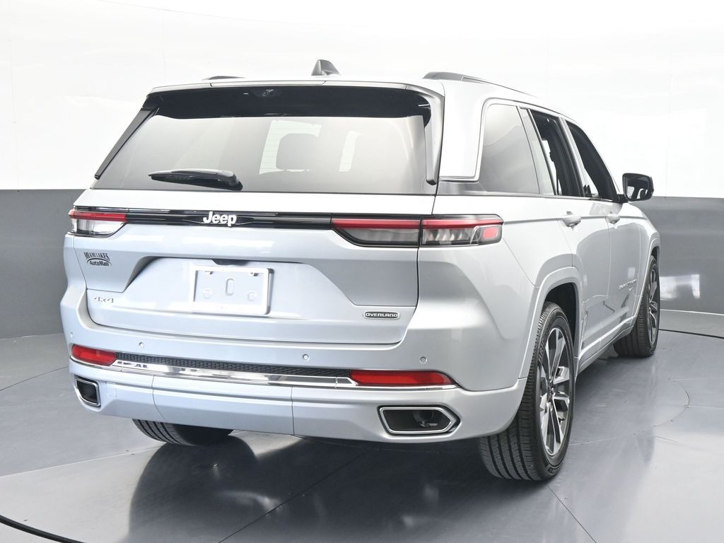 Used 2024 Silver Zynith Jeep Overland image 5