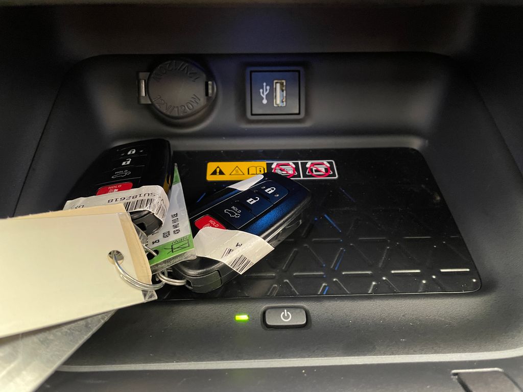 Thumbnail: 2025 Toyota RAV4 - 28