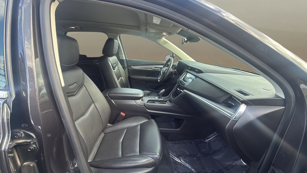 used 2018 Cadillac XT5 car, priced at $20,400