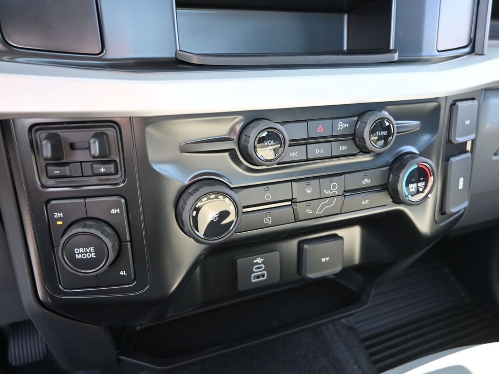 2025 Ford F-550 XL photo 16