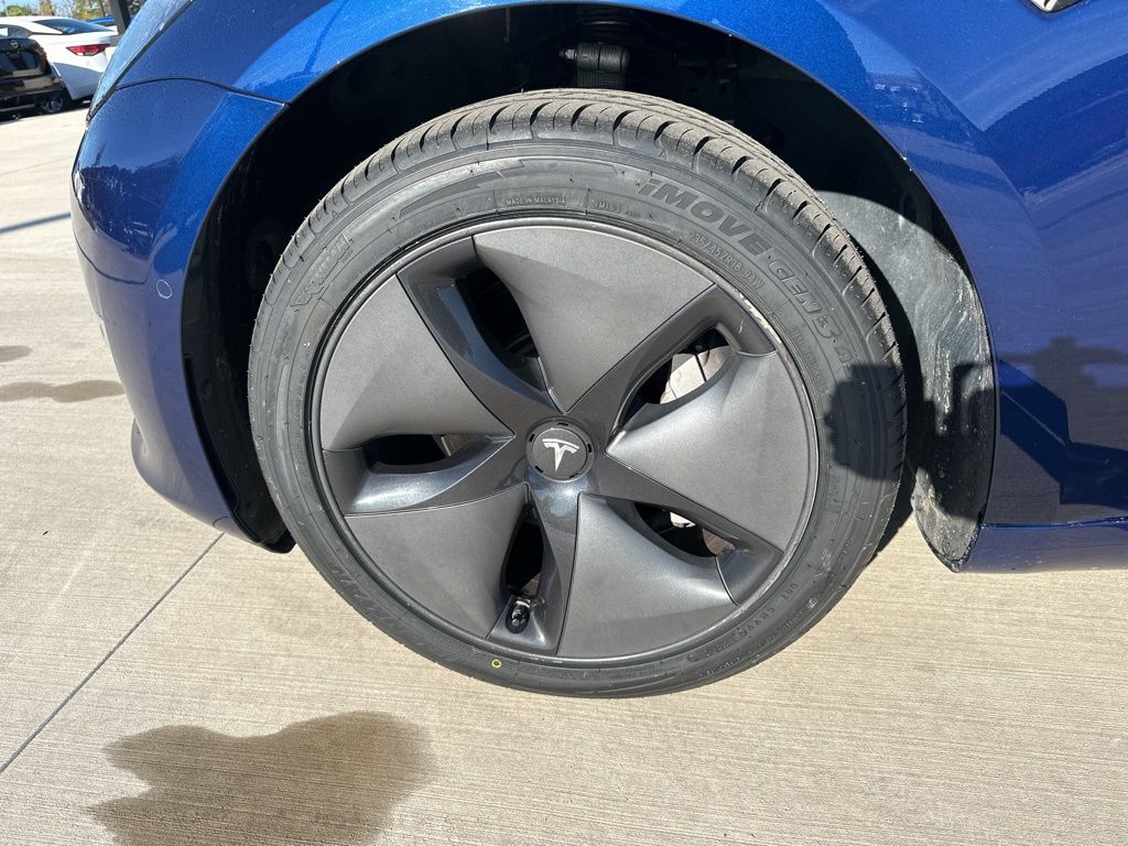 2018 Tesla Model 3 Mid Range 12