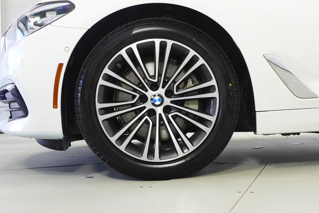 Thumbnail: 2019 BMW 5 Series - 5