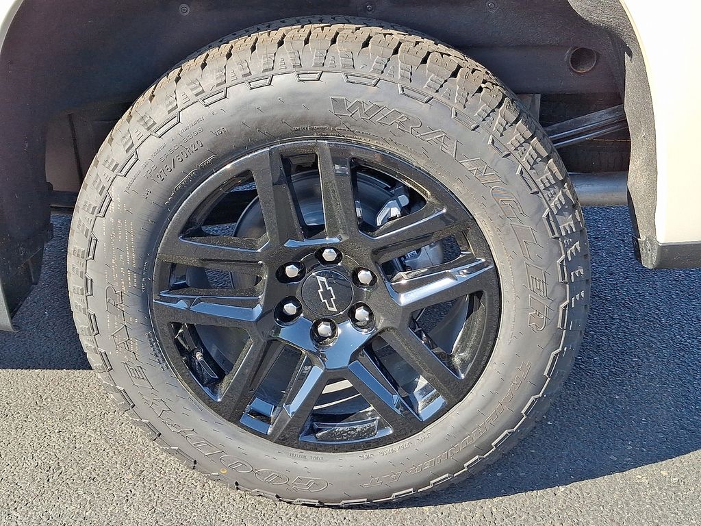 Thumbnail: 2026 Chevrolet Silverado 1500 - 5
