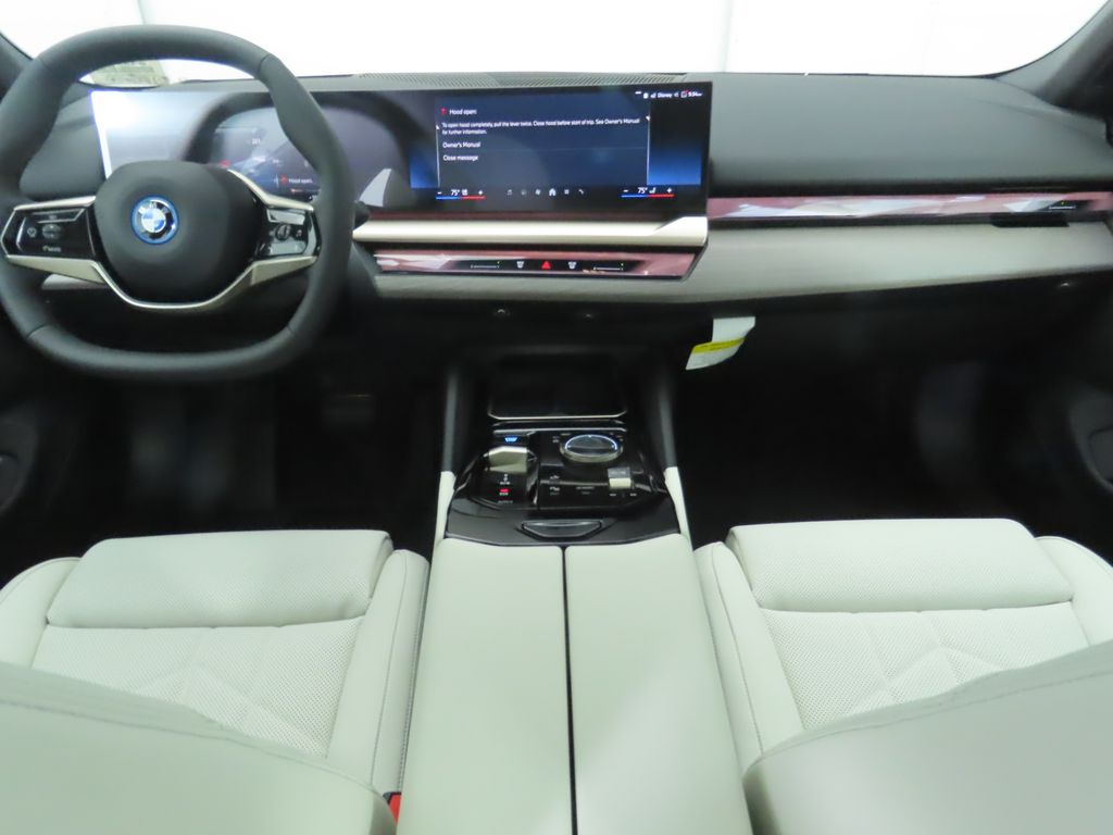 Thumbnail: 2026 BMW i5 - 13