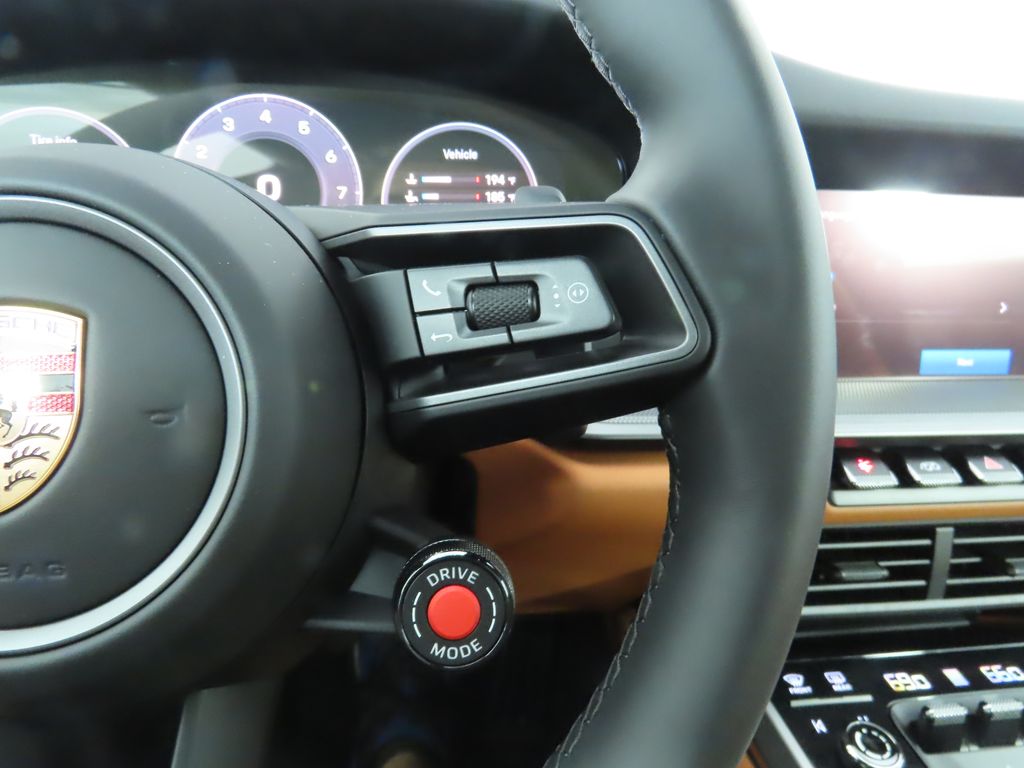 Thumbnail: 2025 Porsche 911 - 15