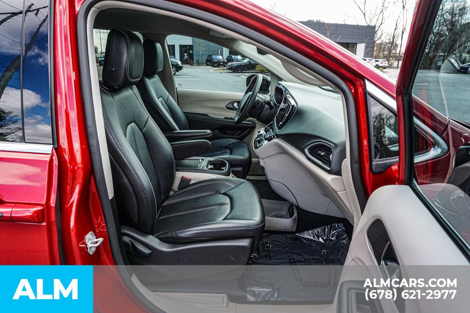 Used 2024 Red Chrysler Touring L image 25