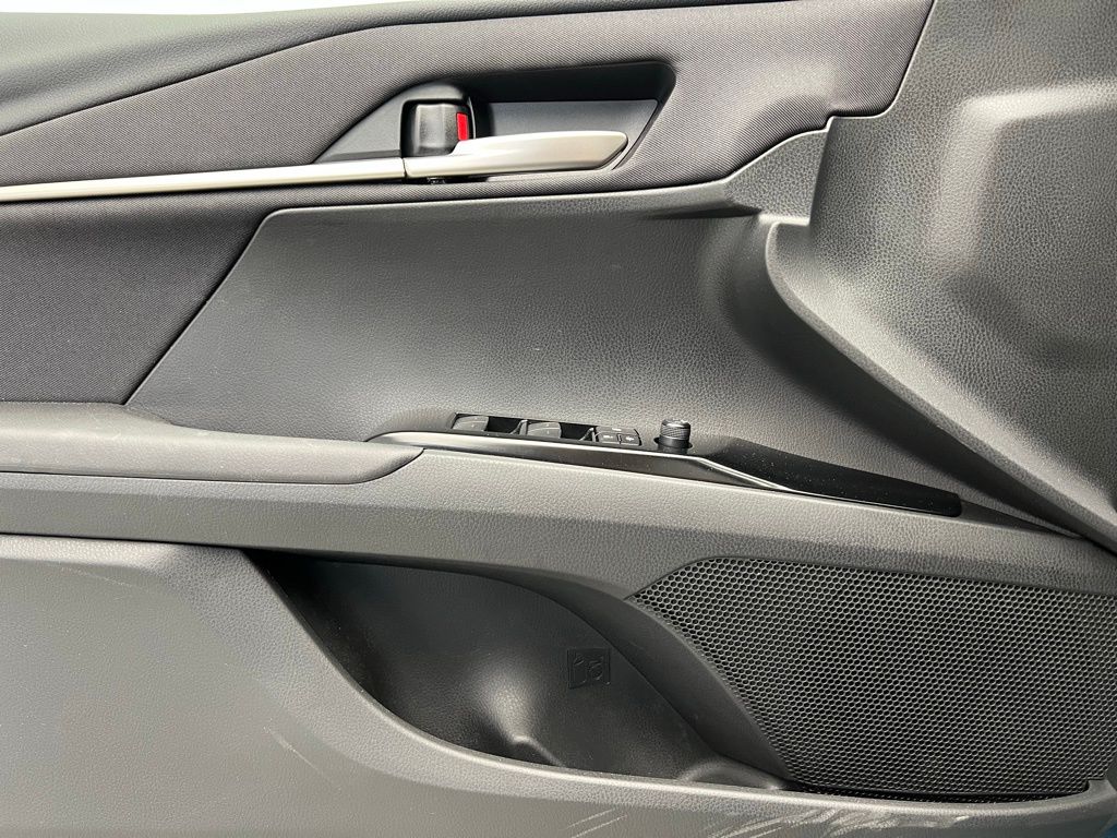 Thumbnail: 2025 Toyota Camry - 20