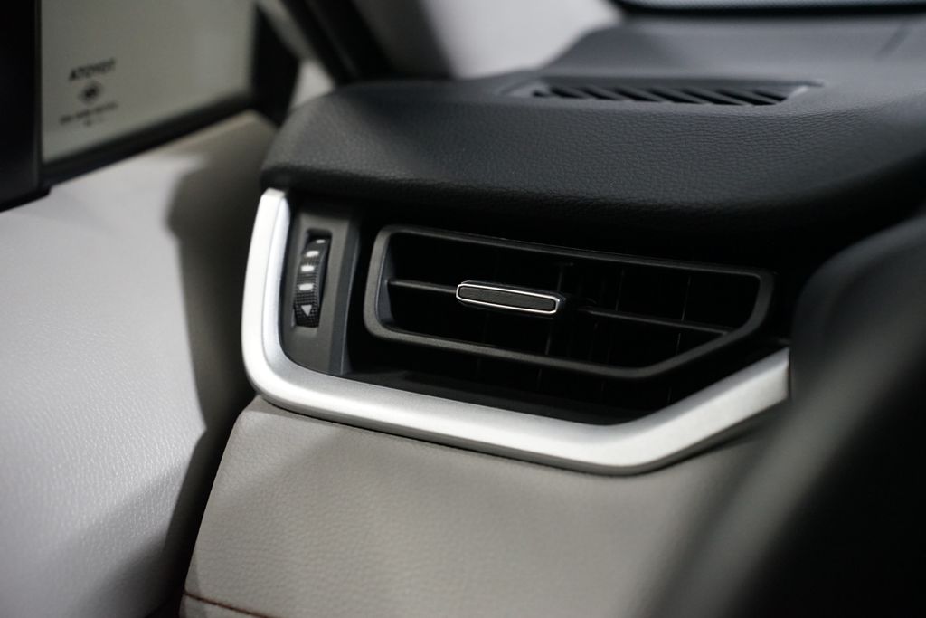 Thumbnail: 2024 Toyota RAV4 - 25