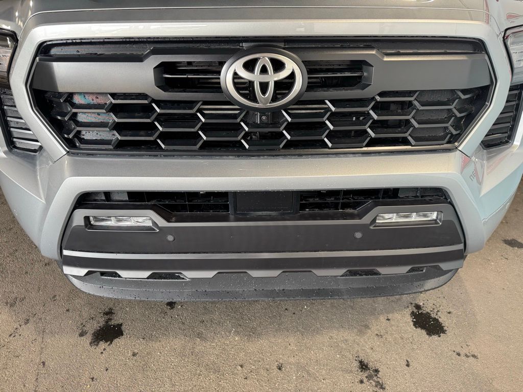 Thumbnail: 2025 Toyota Tacoma - 12