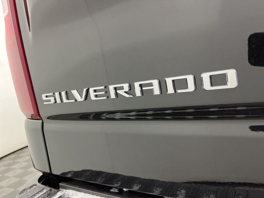 2025 Chevrolet Silverado 1500 LT 3