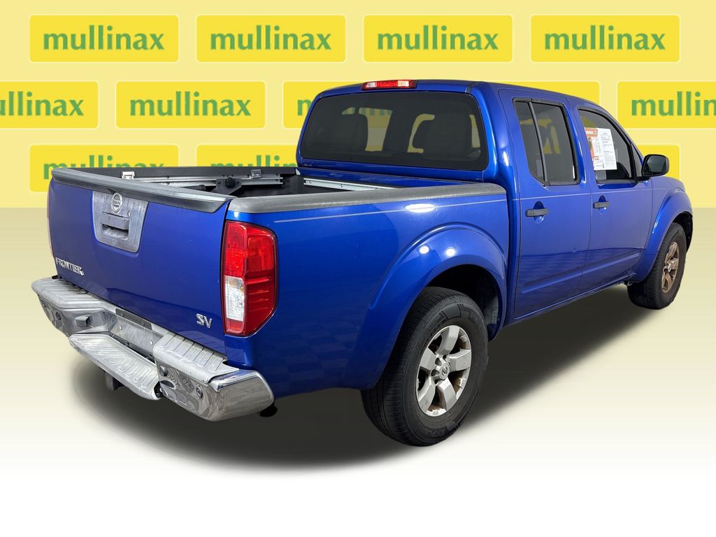 Used 2013 Blue Nissan SV image 4