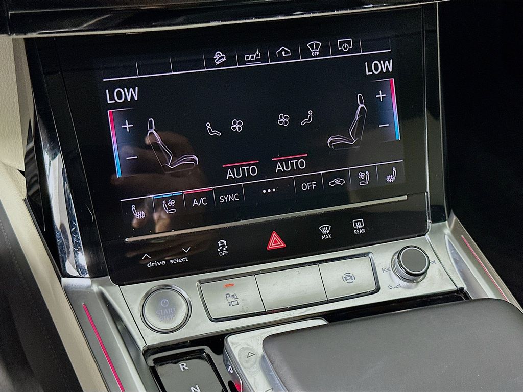 Thumbnail: 2019 Audi e-tron - 16