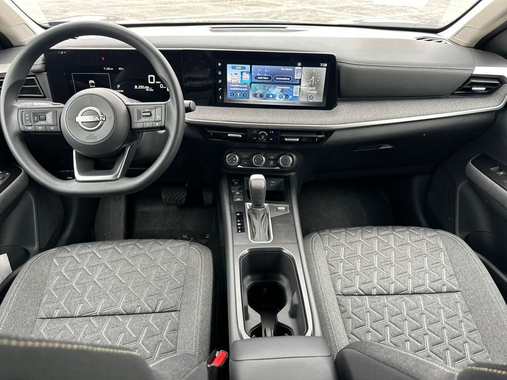 2025 Nissan Kicks SV photo