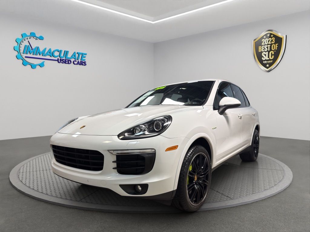 White 2018 Porsche Cayenne S AWD SUV / Crossover All-Wheel Drive 8-Speed Automatic