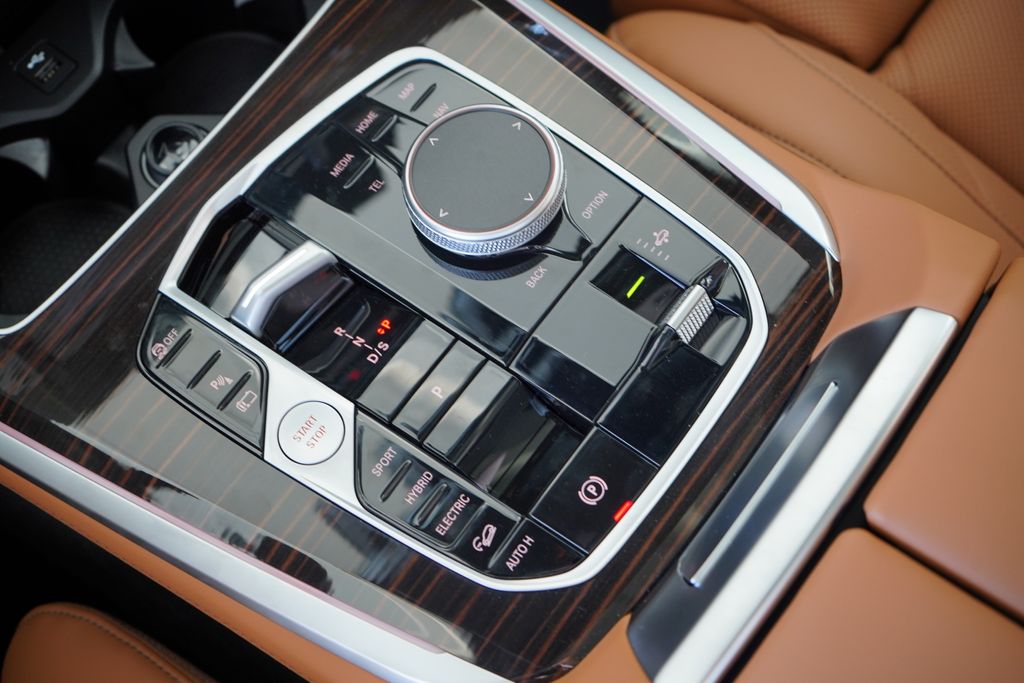 Thumbnail: 2026 BMW X5 - 20