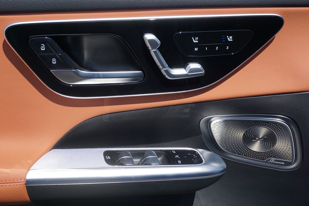 Thumbnail: 2026 Mercedes-Benz GLC - 10