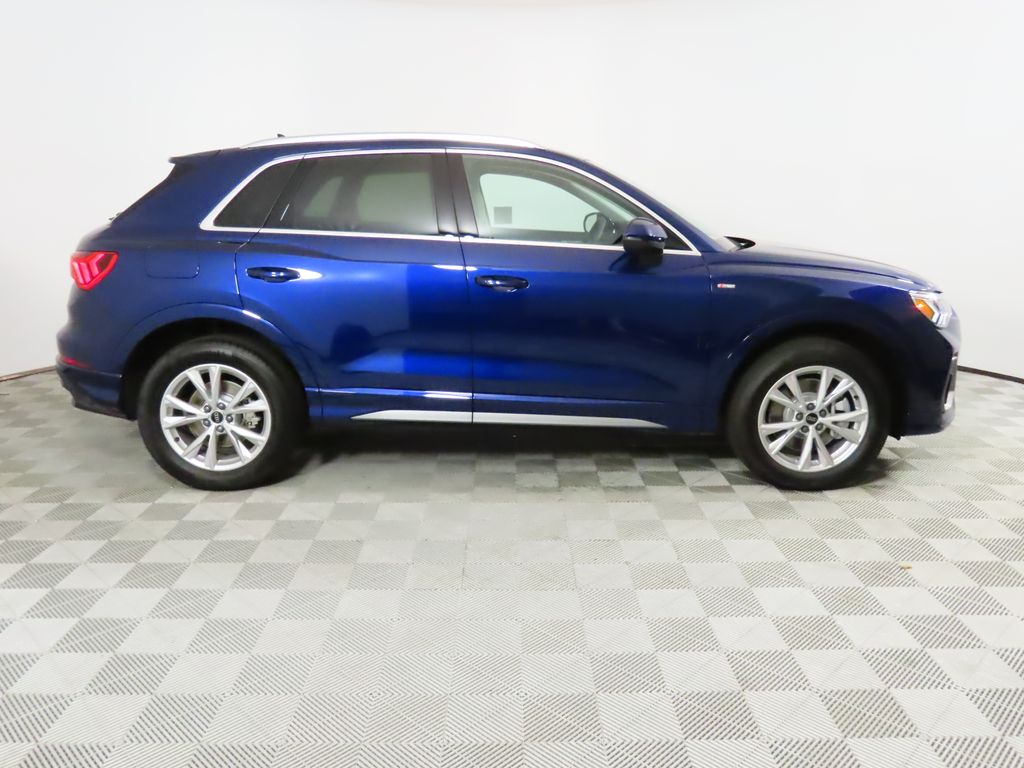 Thumbnail: 2025 Audi Q3 - 6