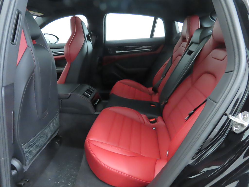 Thumbnail: 2024 Porsche Panamera - 24
