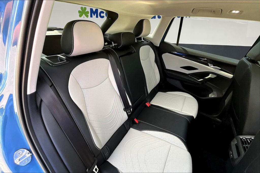 New 2025 Blue Volkswagen 2.0T SE image 10