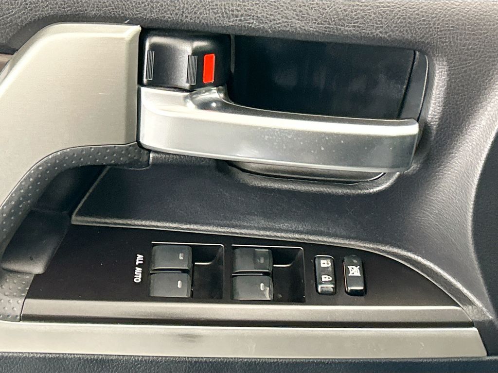 Thumbnail: 2019 Toyota Land Cruiser - 22