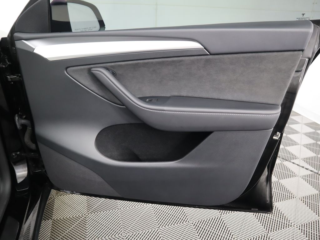 Thumbnail: 2023 Tesla Model Y - 26