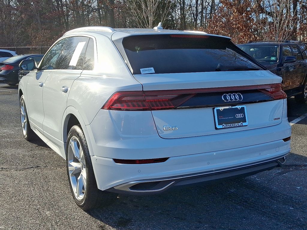 Thumbnail: 2022 Audi Q8 - 4