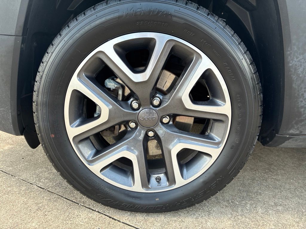 2018 Jeep Renegade Latitude White at Durrett Motor Company