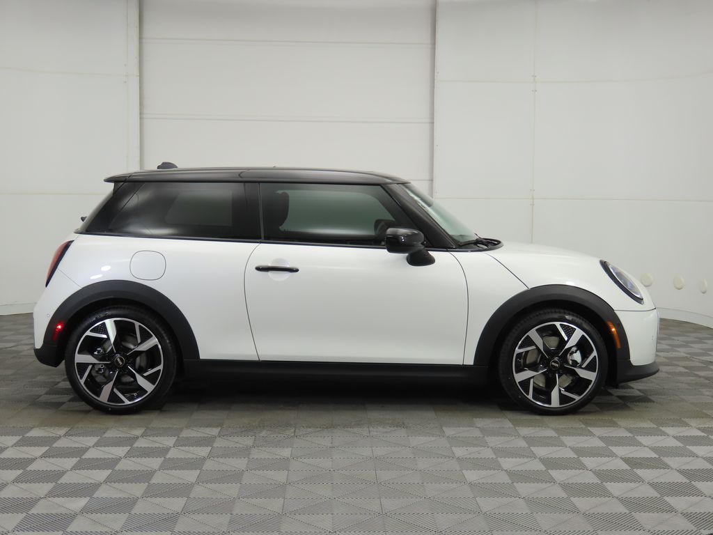 Certified Used 2026 White MINI Signature Plus image 5